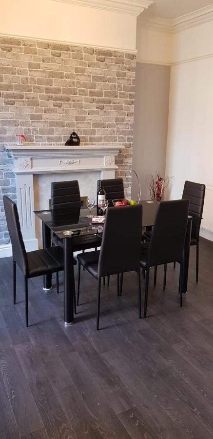 リヴァプール Riverpool - Elegant House 1 Minute Walk To Anfield Stadiumヴィラ エクステリア 写真